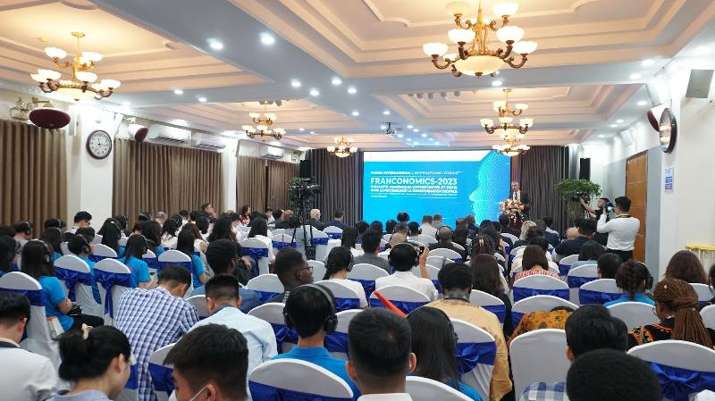 Cơ hội và thách thức đề văn 2023