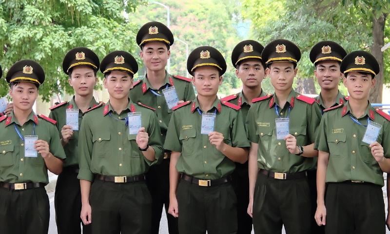 Phân tích điểm chuẩn công an